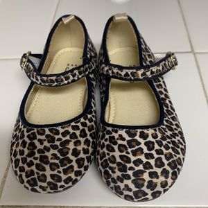 6t Baby Gap leopard print Marry Jane dress shoes.